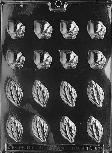 Acorns and Leaves for Wreath Chocolate Mould by Home Chocolate Factory - professional pastry and chocolate equipment