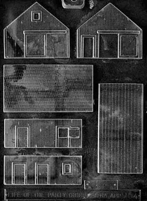 Barn Chocolate Mould by Home Chocolate Factory - professional pastry and chocolate equipment