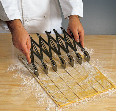 Martellato Expandable Stainless Steel Multi Cutter 7 wheels (plain) by Home Chocolate Factory - professional pastry and chocolate equipment